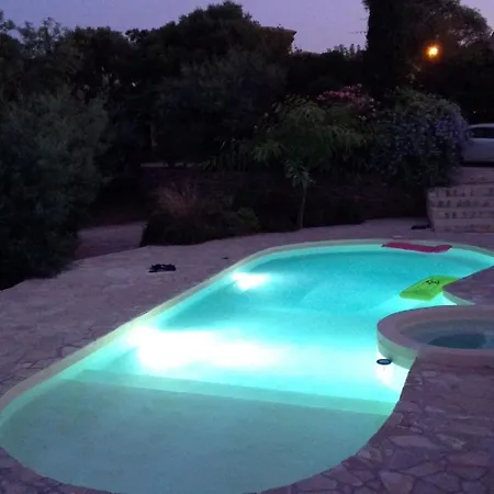 بيت للعطل La Petite Moujonne In By Interhome
