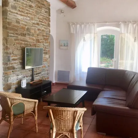 بيت للعطل La Petite Moujonne In By Interhome لو لا فاندو